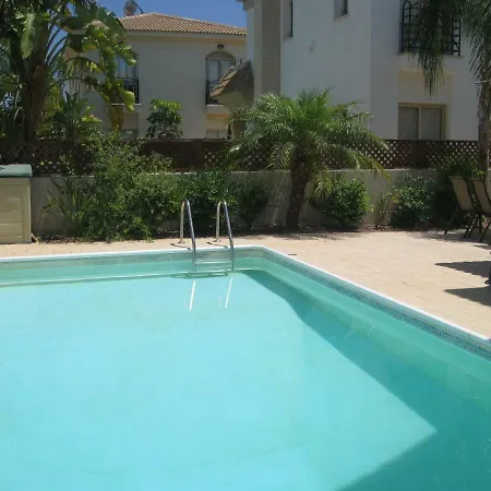 Luxury 3 Bedroom With Private Pool *