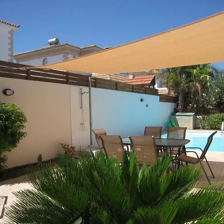Luxury 3 Bedroom With Private Pool Πρωταράς